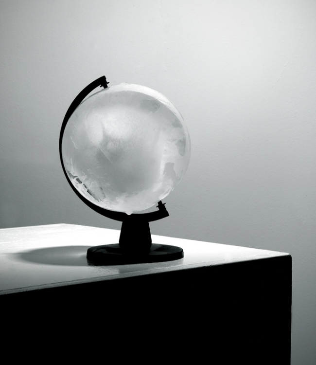 'A 0 °C Globe', 2013. Photo: Gert Jan van Rooij 'A 0 °C Globe', 2013. Photo: Gert Jan van Rooij