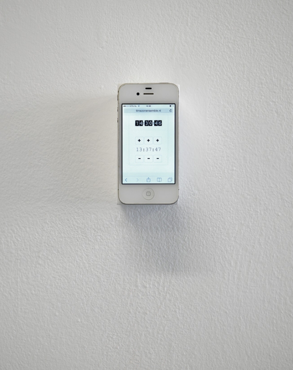 Timezone Ensemble, 2014.
App
Photo: Gert Jan van Rooij Timezone Ensemble, 2014.
App
Photo: Gert Jan van Rooij