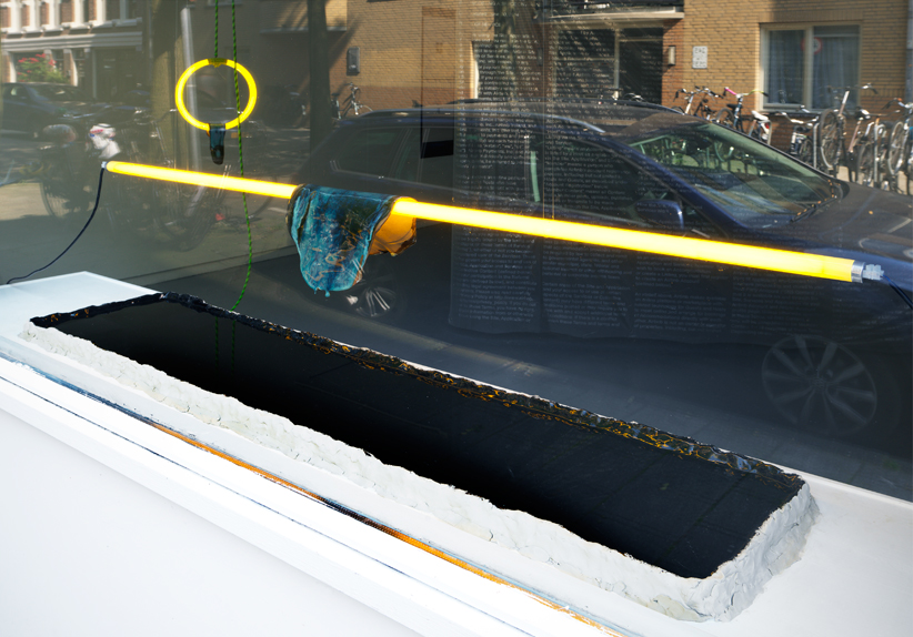 Kentaro Yamada, 2014
Unfired clay pool with used engine oil, fluorescent light, copper glazed 
ceramic form, 40 x 170 x 30 cm 
Courtesy of the artist Kentaro Yamada, 2014
Unfired clay pool with used engine oil, fluorescent light, copper glazed 
ceramic form, 40 x 170 x 30 cm 
Courtesy of the artist