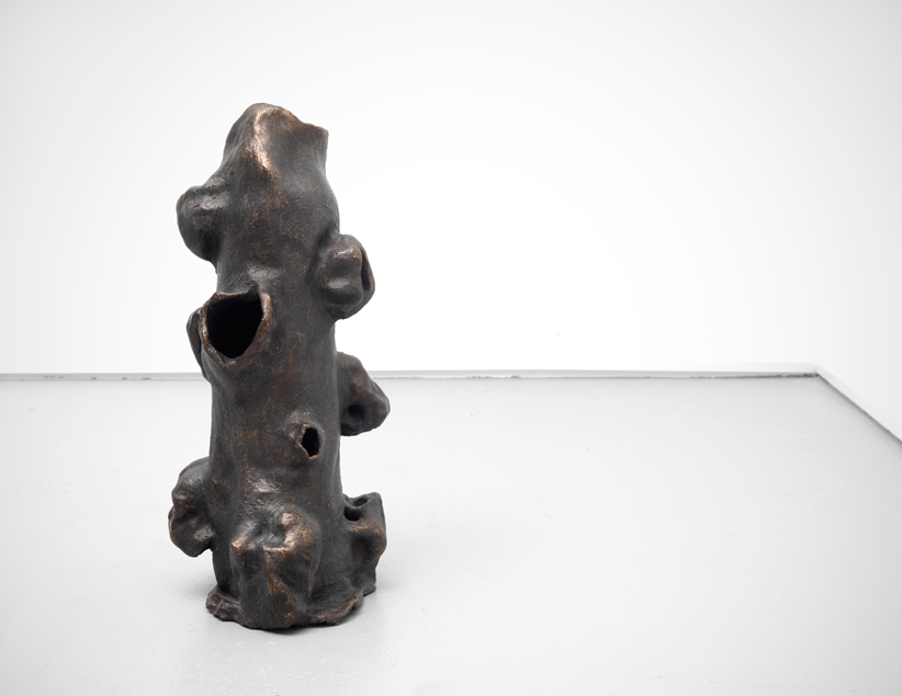 Salvatore Arancio, BF39 Stamm, 2014
Patinated ceramic, 53 x 23 x 24 cm
Courtesy of the artist and Federica Schiavo Gallery, Rome
 Salvatore Arancio, BF39 Stamm, 2014
Patinated ceramic, 53 x 23 x 24 cm
Courtesy of the artist and Federica Schiavo Gallery, Rome