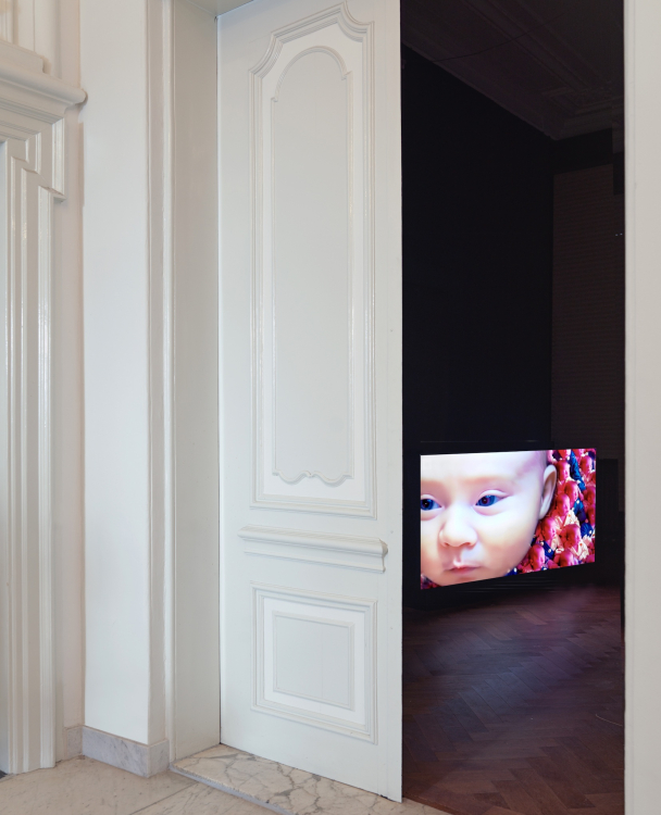 Holly Herndon and Mat Dryhurst, I’M HERE 17.12.2022 5:44, 2023 (film still). Courtesy Herndon Dryhurst Studio.
 Holly Herndon and Mat Dryhurst, I’M HERE 17.12.2022 5:44, 2023 (film still). Courtesy Herndon Dryhurst Studio.