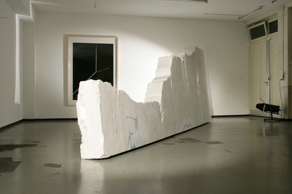 'Get the balance right' wax, paint and ceramic, 500 x 190 x 140 cm, 2007 'Get the balance right' wax, paint and ceramic, 500 x 190 x 140 cm, 2007
