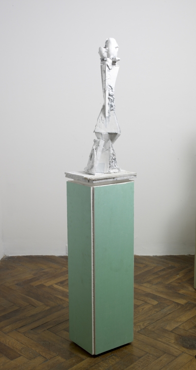 'Brancusi', 2010, ceramics and paint, 169 x 29 x 26 cm.  'Brancusi', 2010, ceramics and paint, 169 x 29 x 26 cm.