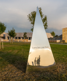 Sculpture Alicia Framis in Santiago, Spain