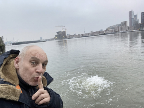 Jeroen Jongeleen makes a fountain for the Maashaven in Rotterdam