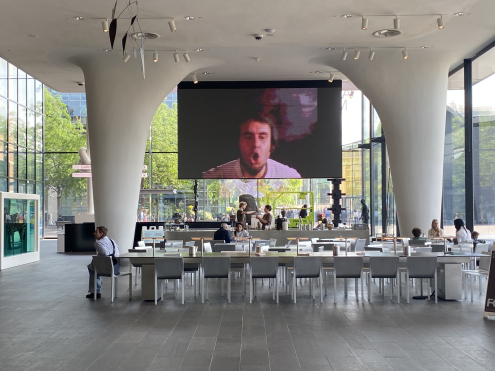 Video Marinus Boezem in foyer Stedelijk Museum Amsterdam 
